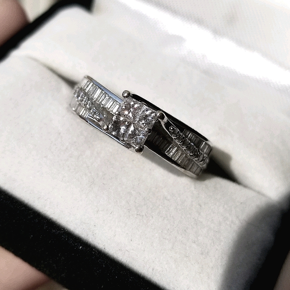14K White Gold Ring